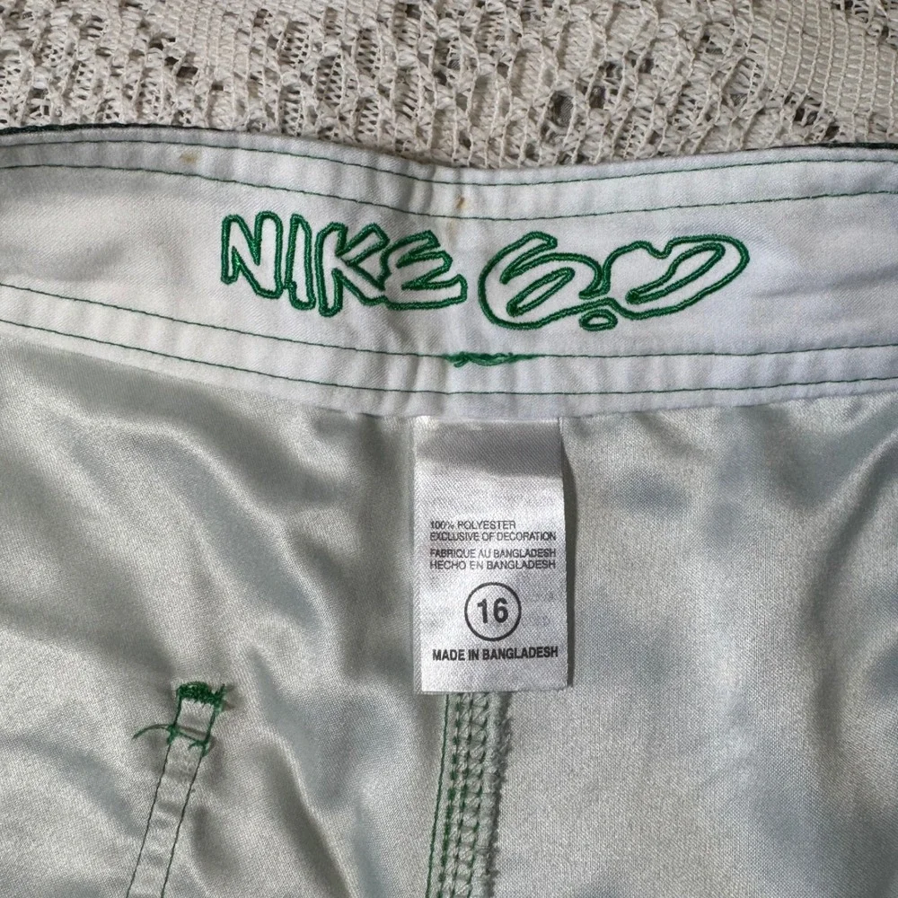 Nike‎ SB Plaid Board Shorts Green White Mesh Lined Mens Size 16 Youth